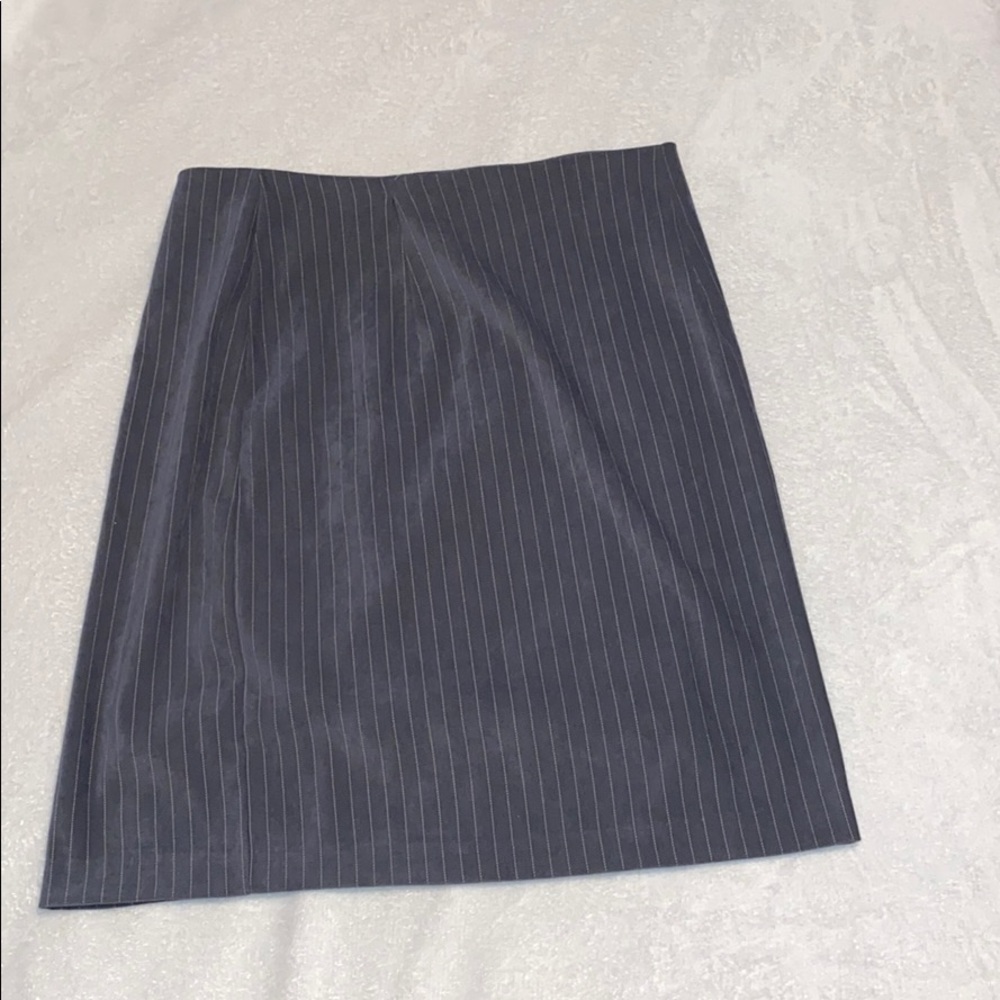 Grey skirt